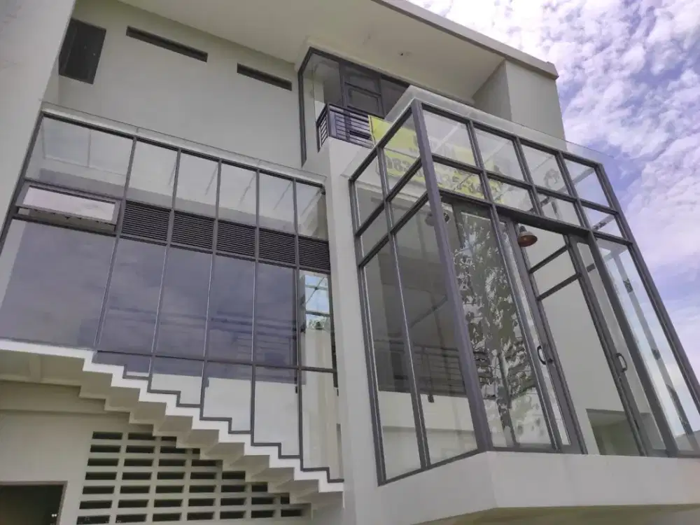 Jual Cepat Rumah Bagus Cantik Lux Luas Terawat Siap Huni Bangunan 4 Lantai Nego Sampai Jadi di Cluster Kumalasinta Kota Baru Parahyangan