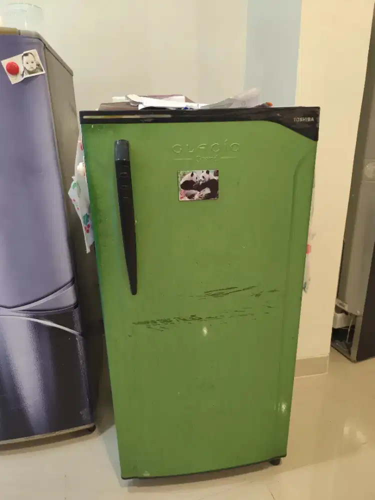 Kulkas freezer toshiba glacio 1 pintu