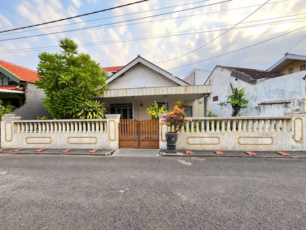 Dijual Rumah Klasik Hitung Tanah di Indrakila Panggungrejo Kota Pasuruan