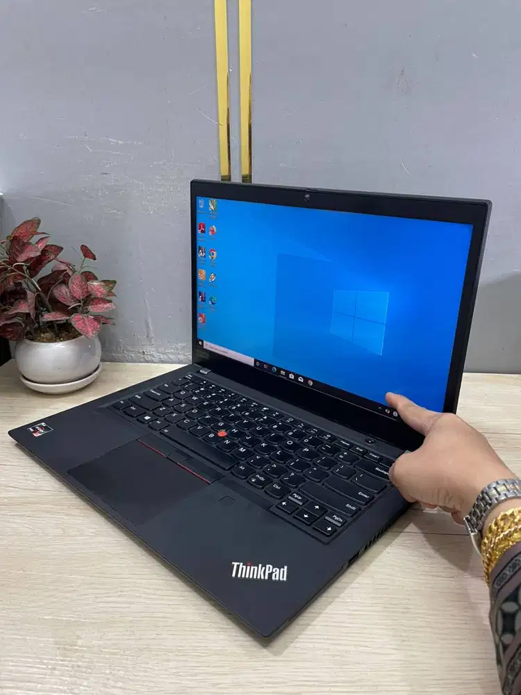 Lenovo T14 Ryzen 7 4750u ram 16gb NVME 256 VGA 2GB coding touchscreen