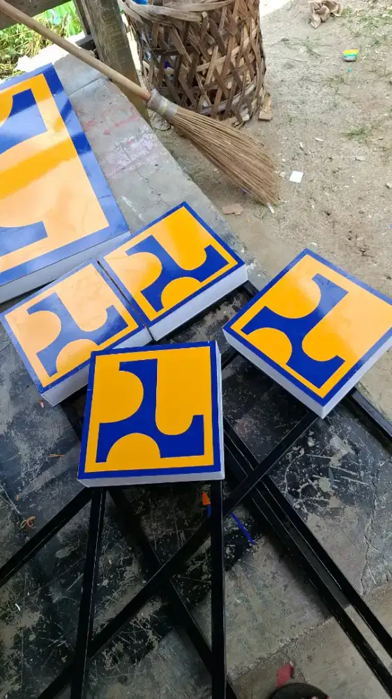 Jasa Pembuatan Neon Box, Huruf Timbul