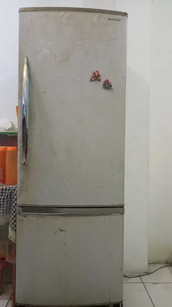 Kulkas Panasonic 2 pintu