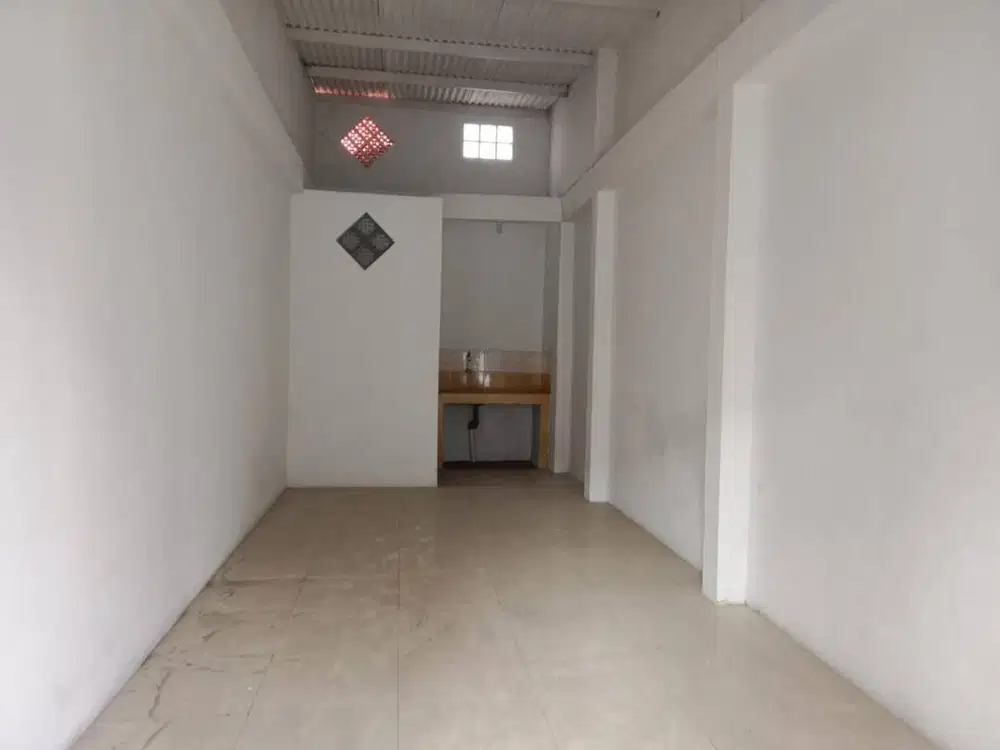 Disewakan Murah Rumah Cocok untuk Konveksi di Taman Kopo Indah 1