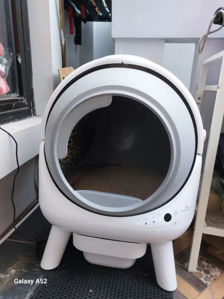 Toilet Kucing Otomatis