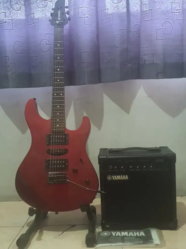 Jual Guitar Electric Yamaha RGX121Z Merah & Ampli GA15 II seperti baru
