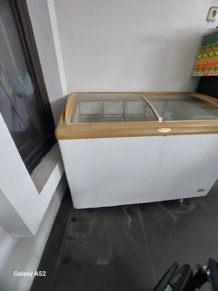 Freezer Sliding Kaca 330Litrr