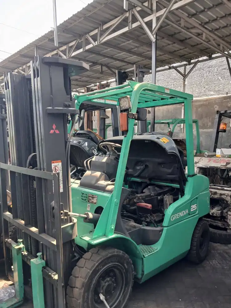 MITSUBISHI GRENDIA 2.5 TON MAST TRILIFT LANGSUNG PEMILIK