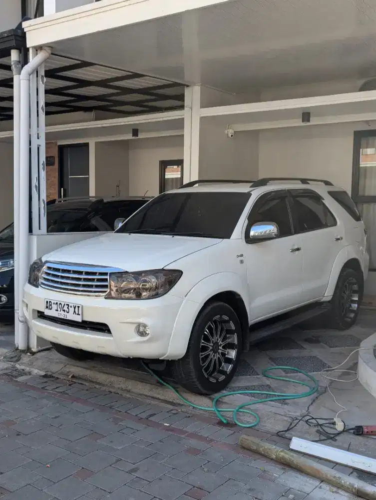 FORTUNER DIESEL MATIC 2011 PAJAK BARU 5 TAHUNAN MILIK PRIBADI