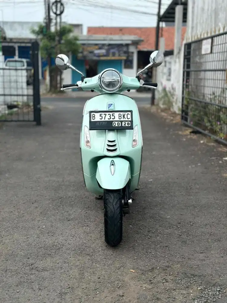 VESPA PRIMAVERA 150 ABS 2023 HIJAU - TERMURAH