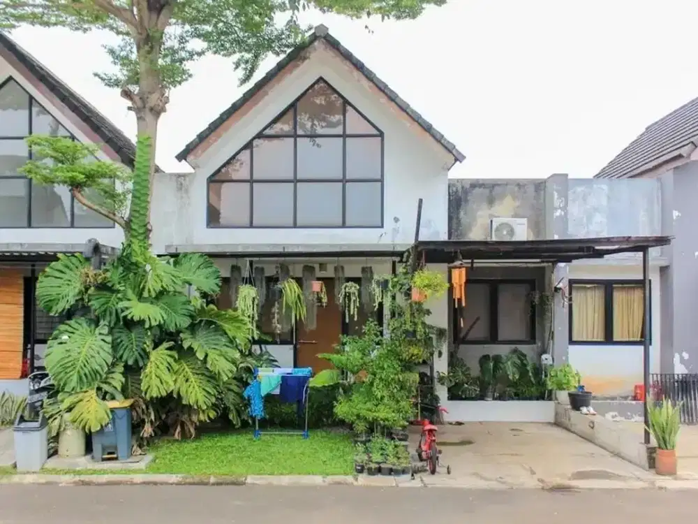Jual Rumah 2 Lantai Semifurnished di The Castilla, Double Garden (Teras & Indoor), SHM On Hand, Dekat ke Pasar Modern BSD, Pintu Tol Pd Aren & Stasiun