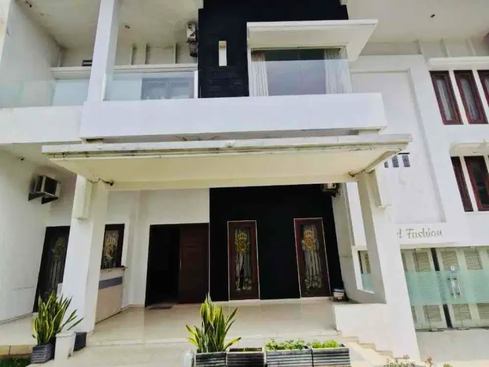 Dijual Cepat Rumah di Boulevard Kota Wisata