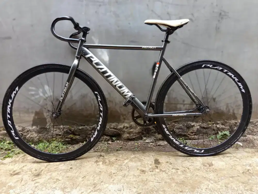 Dijual Sepeda Fixie Platinum Patriot warna Abu-abu/Grey