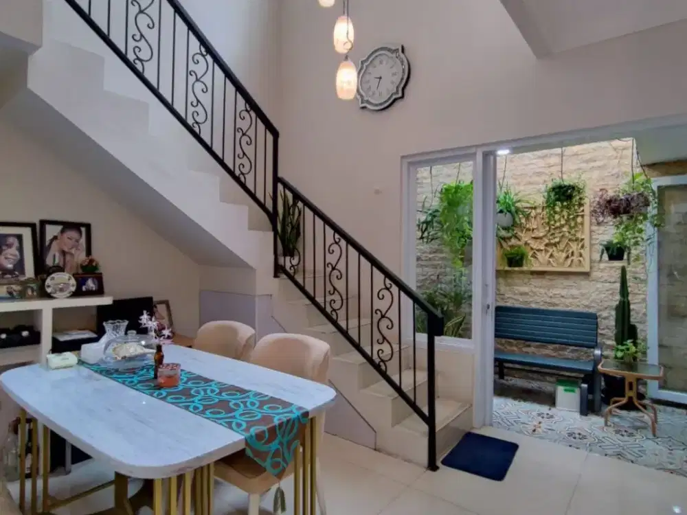 DIJUAL RUMAH 2,5 LANTAI – RAGUNAN, JAKARTA SELATAN