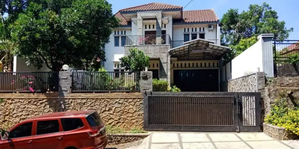 Rumah mewah dijual cepat karangrejo dekat akpol telagabodas