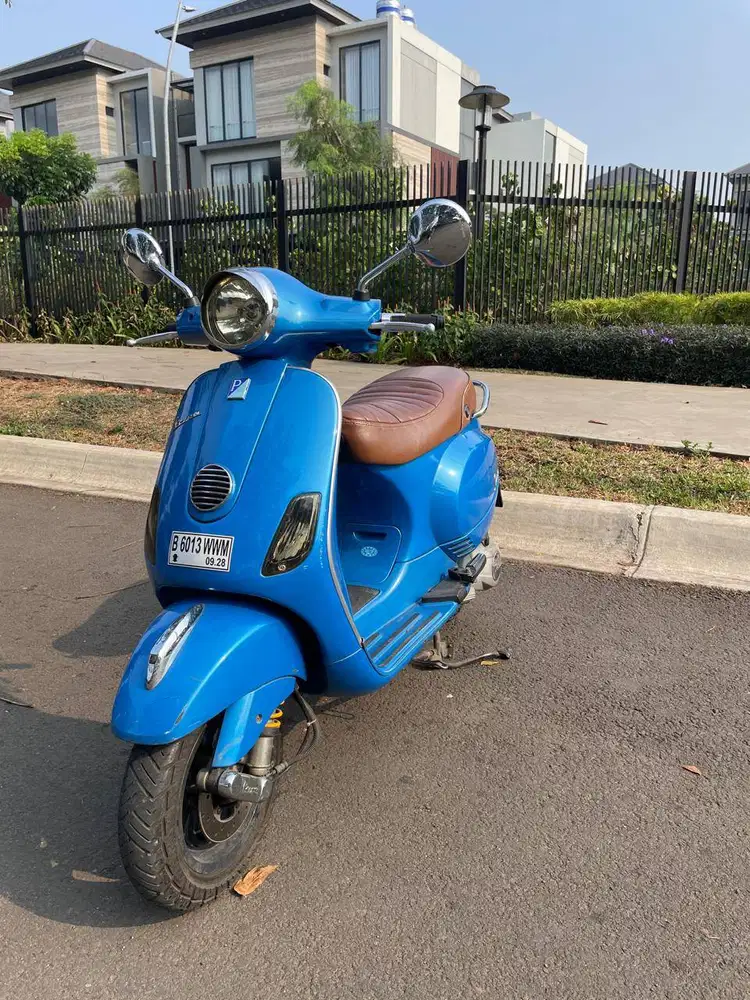 DIJUAL — VESPA LX 150 3V