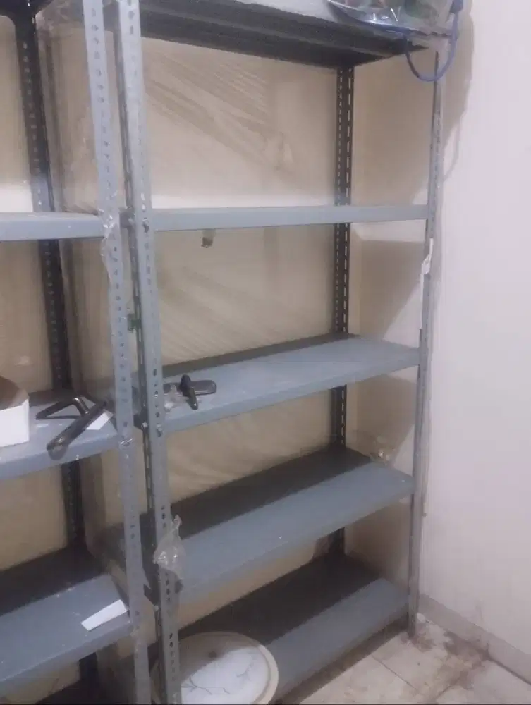 Rak besi susun bekas kondisi baru
