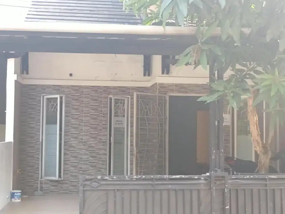 Dikontrakkan tahunan rumah dekat alun alun Kota Depok dan Perkantoran