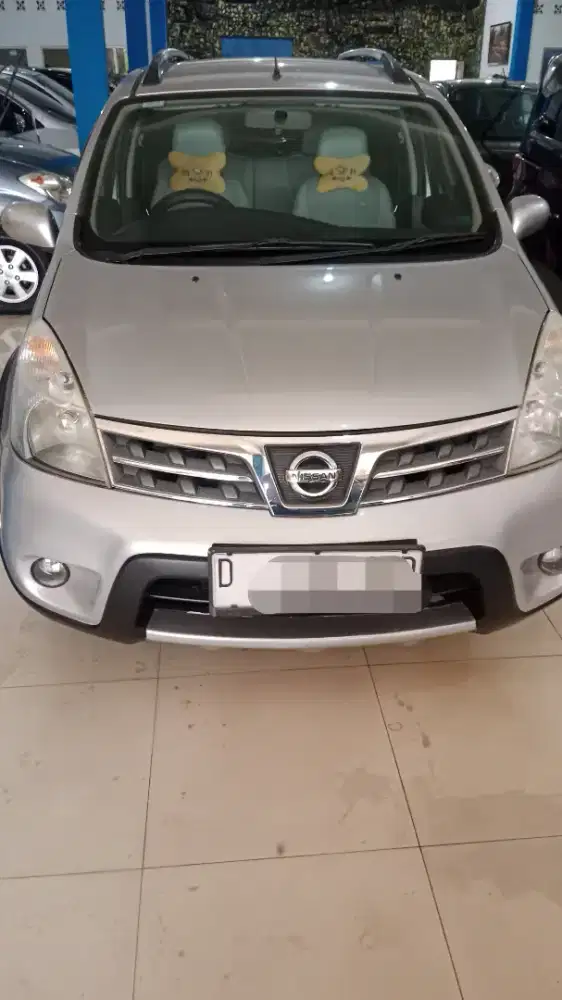Dp.5 jt Nissan Livina XGear matic 2012