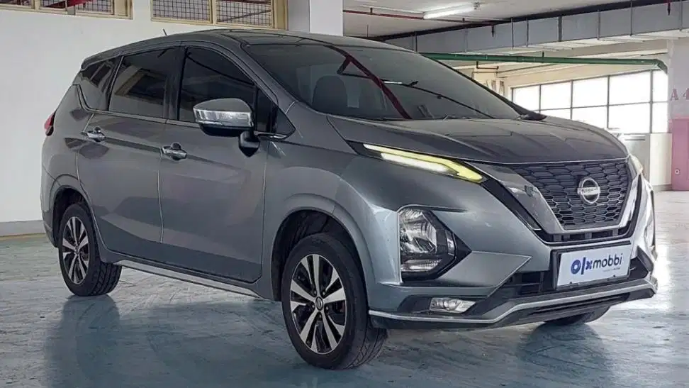 DP MURAH Nissan Livina 1.5 VL Bensin-AT 2019 Abu CBIGB