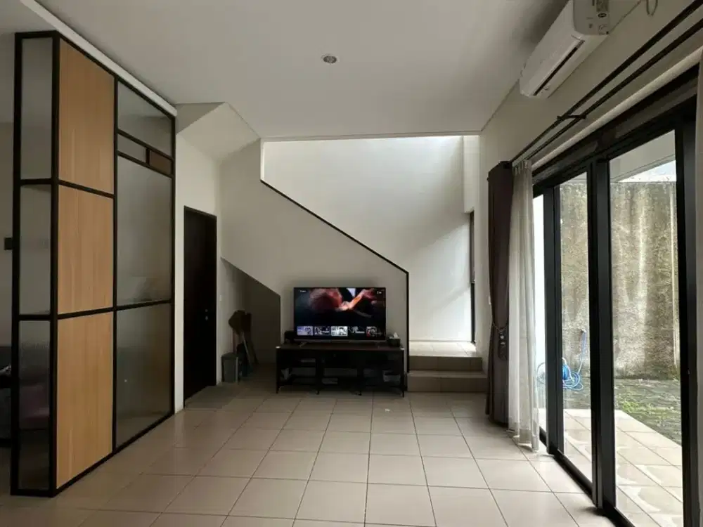 Dijual Rumah 3 Kamar Tidur, SHM, Kota Baru Parahyangan