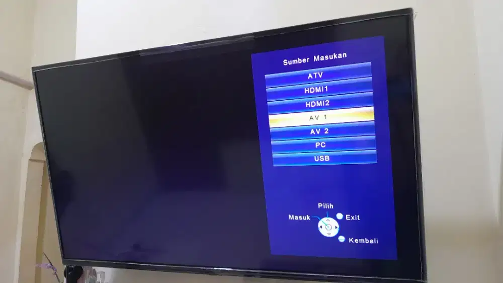 TV LED 32 PANASONIC + BRACKET. SECOND BAGUS BANGET. NO MINUS. MURAH