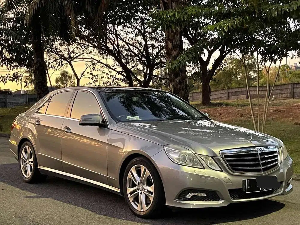 Mercedes-Benz E300 2009 Bensin