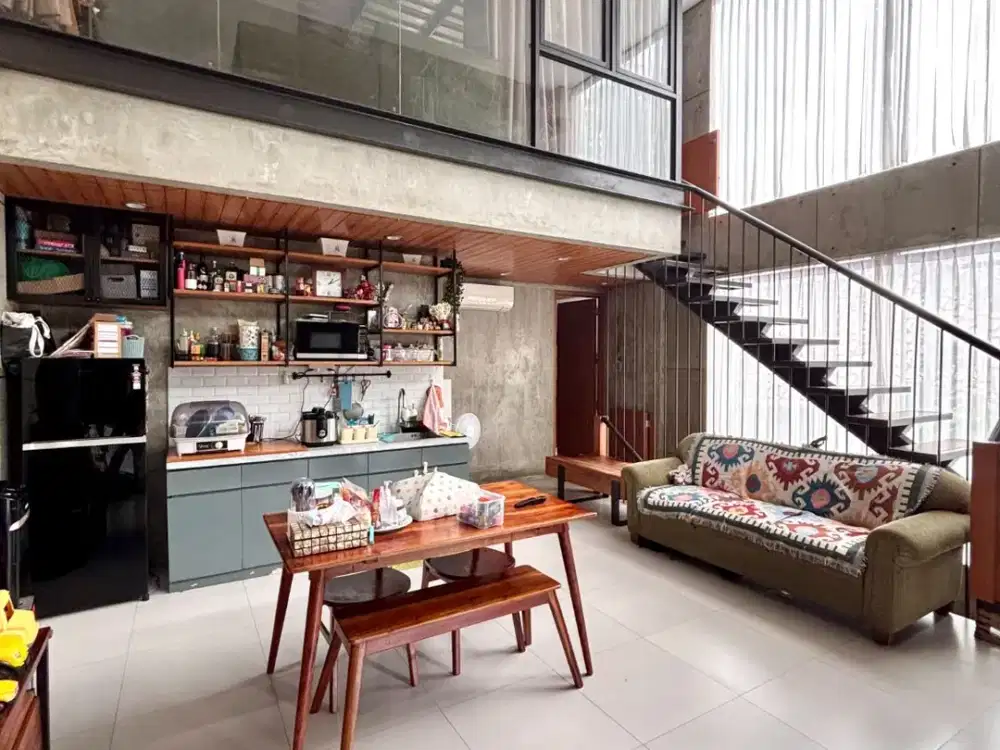 Rumah Mewah Desain Industrial Tropis