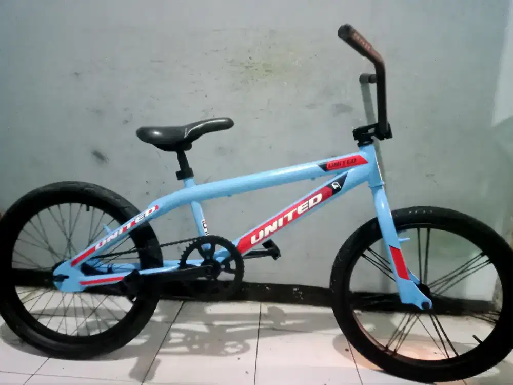 Dijual sepeda BMX merk UNITED ring 20 kondis bagus Keker rem torpedo