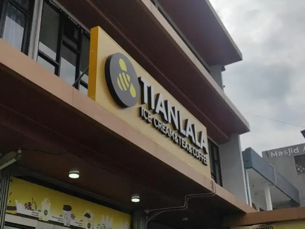 Jual Ruko Baru Beserta Usaha Franchisenya Tianlala Bagus Cantik Siap Huni Bangunan 3 Lantai Lokasi Strategis Hadap Timur di Cikutra