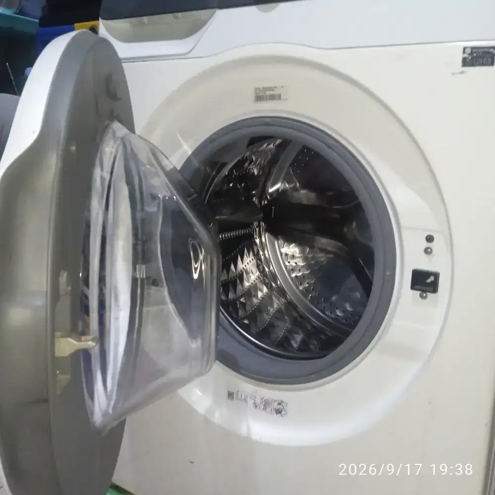 mesin cuci satu tabung merek Samsung kapasitas 9kg front loading