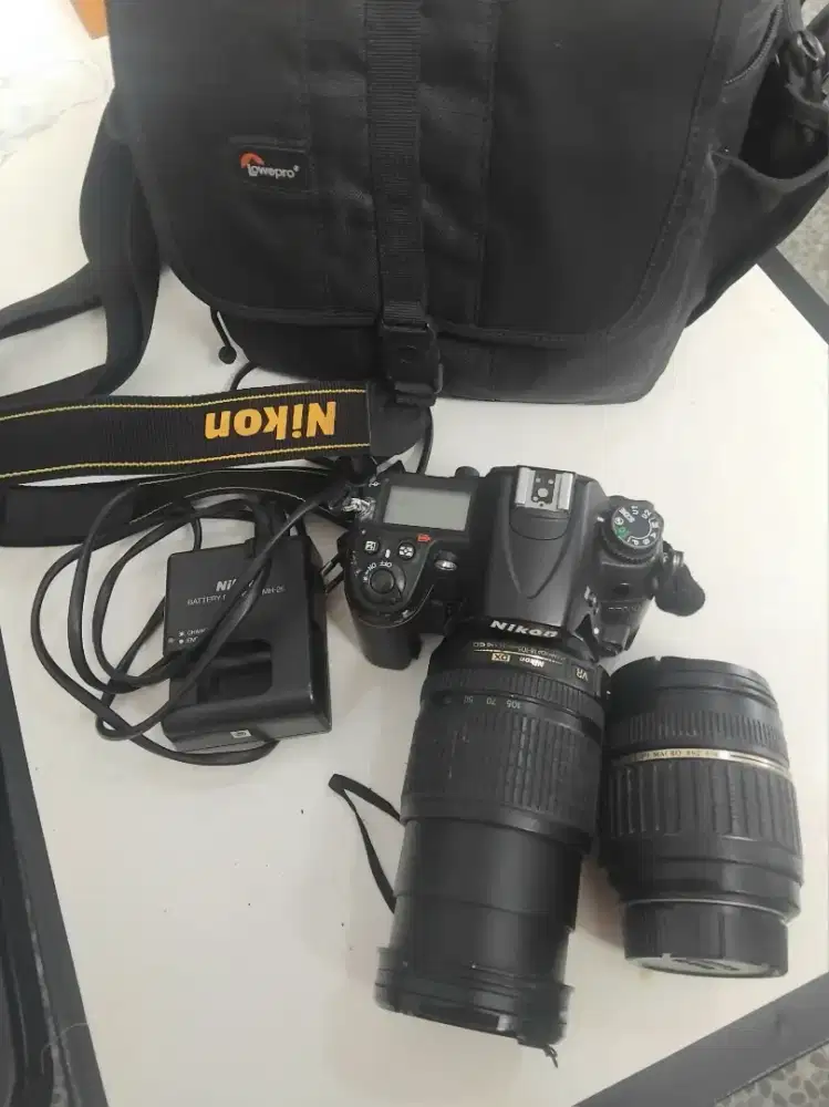 Kamera D7000 + 2 lensa