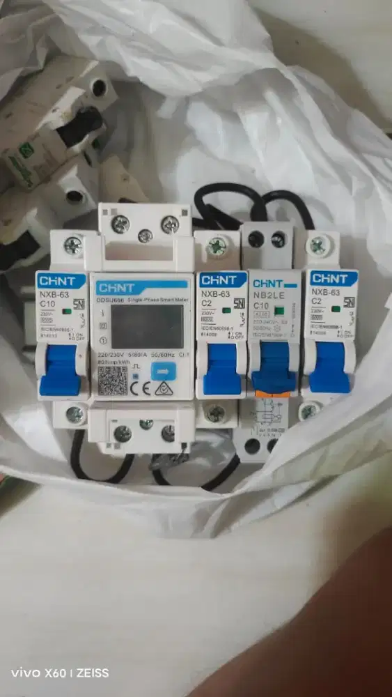 Mcb lengkap dengan box mcb