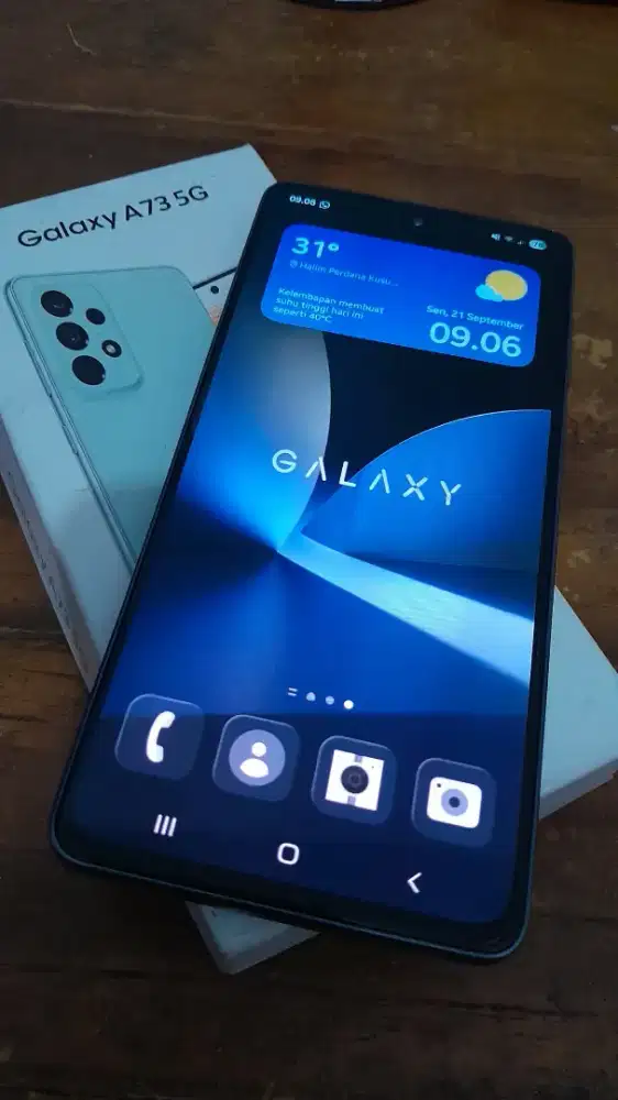Di jual cepat Samsung A73 5G Hitam RAM 8/256