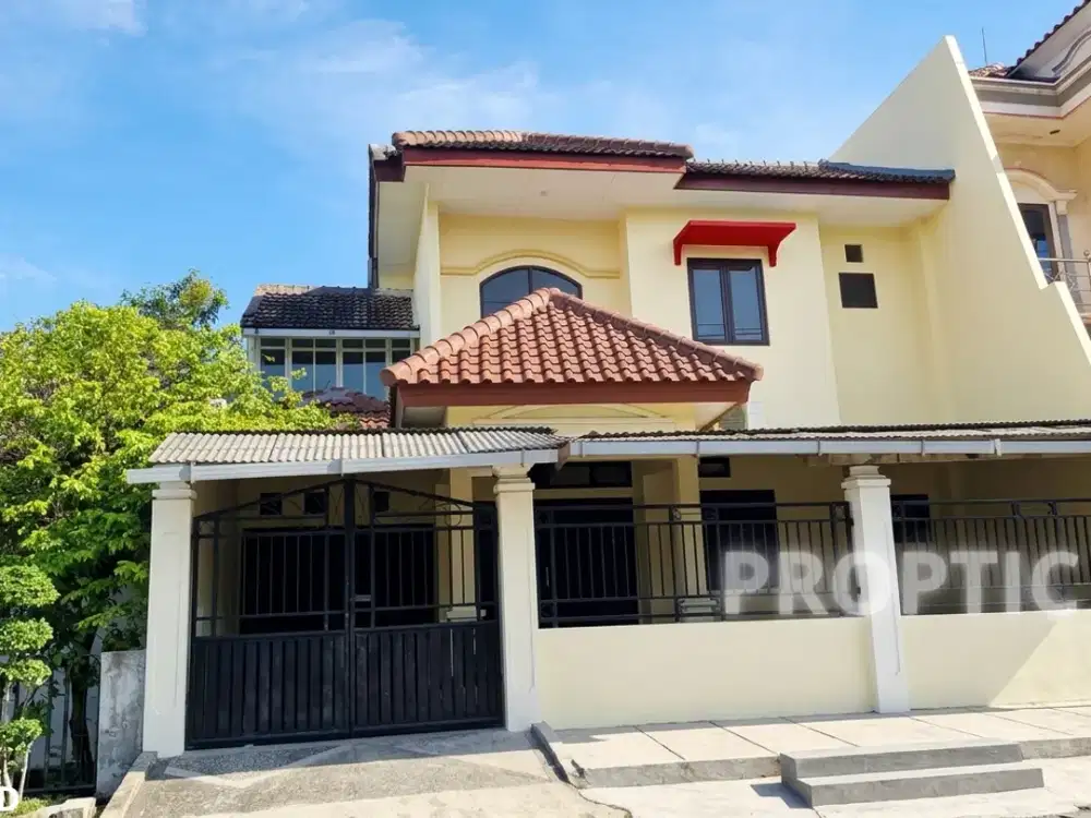 Rumah 2 Lantai usaha pinggir jalan raya ramai penduduk Waru Sidoarjo - Rm159apd