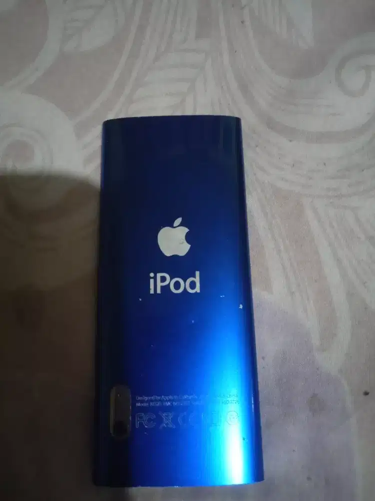 dijual ipod khusus musik2 kondisi msh nyala dan bunyi