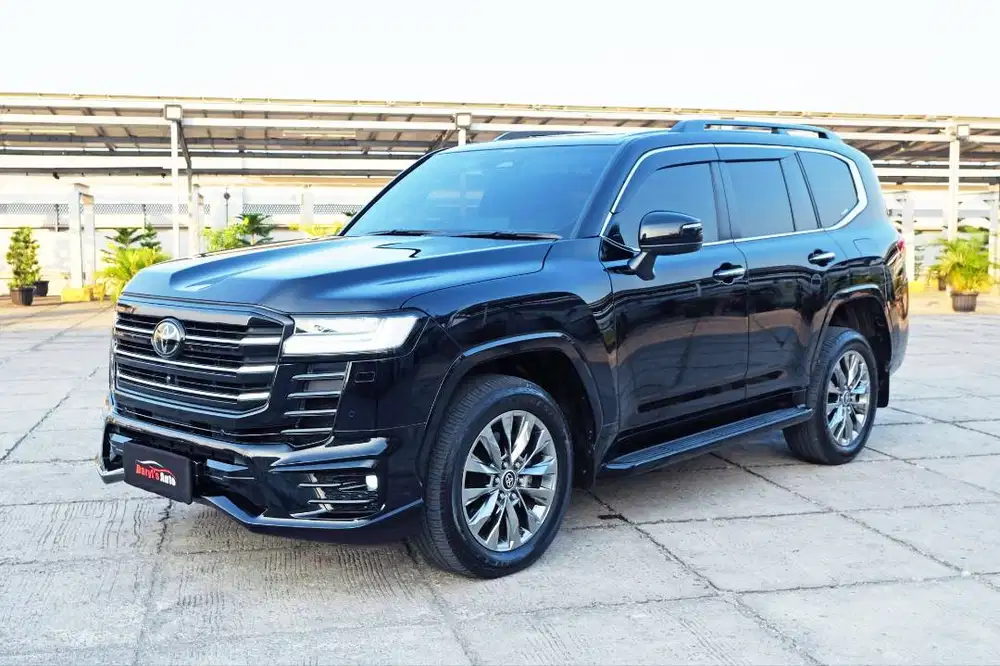 2025 TOYOTA LAND CRUISER VX-R300 DIESEL BLACK ON BLACK Full PPF