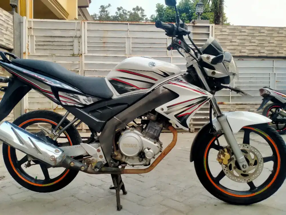 Yamaha Vixion lengkap motor sehat keterangan detail dibawah
