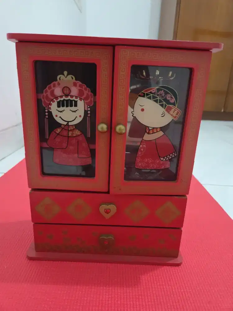 Kotak perhiasan limited edition