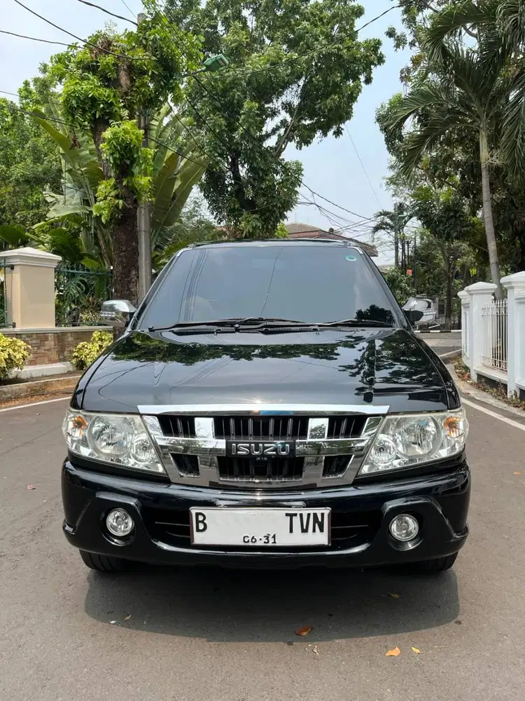 Isuzu Panther LS Diesel Turbo 2.5L 2012 Manual Istimewa
