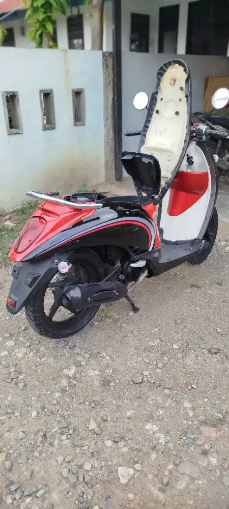 Honda Scoopy 2012