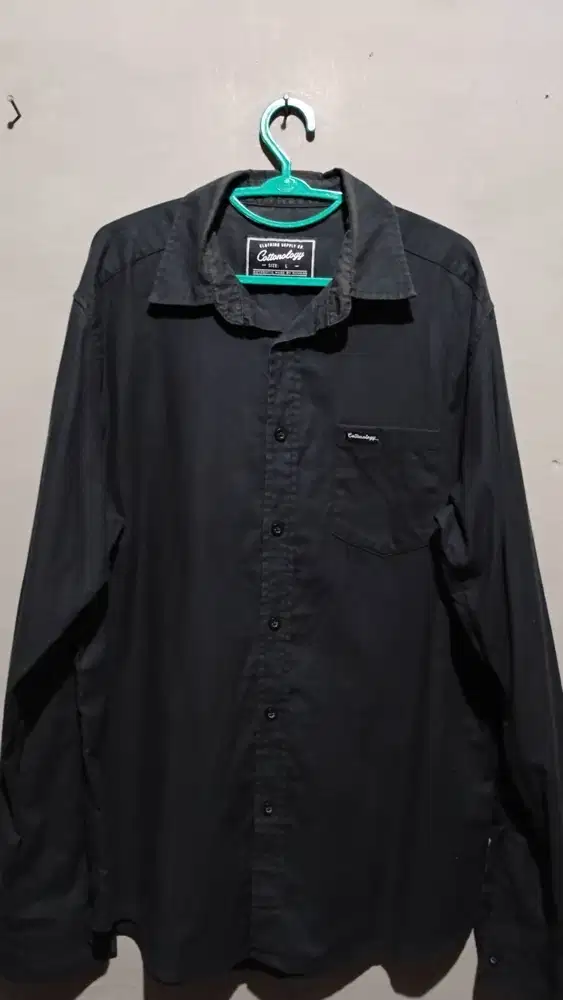 Kemeja Hitam Cottonlogy