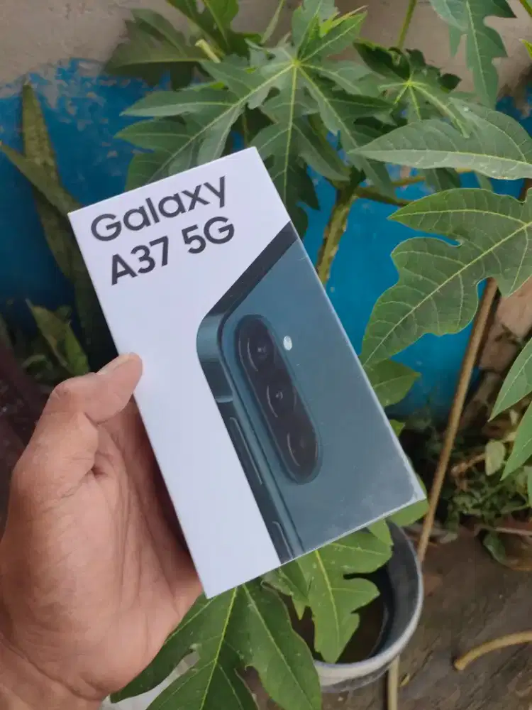 Samsung a37 5G 8/256 baru. New segelbox garansi resmi. Tt atau jual.