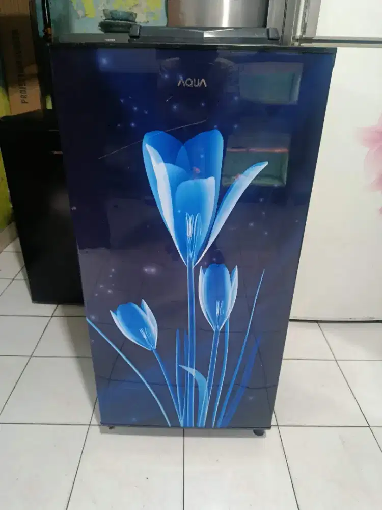 Kulkas 1 pintu merek AQUA