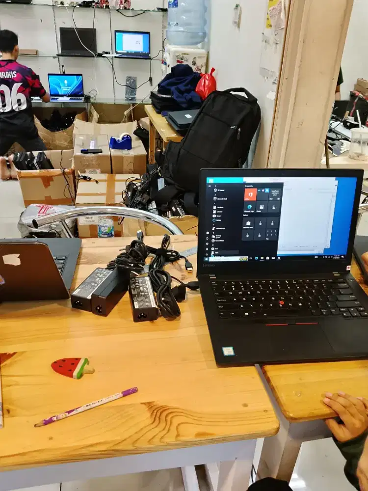 Sewa laptop pribadi dan perusahaan
