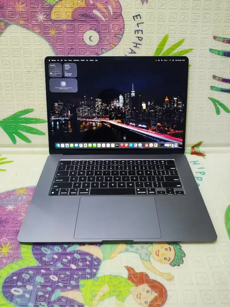 MacBook Air M2 Retina 15-in 2023 Grey( ibox) Chip apple M2
Ram 8/256GB