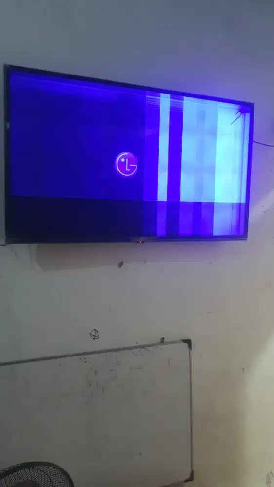 Smart Tv LG 43 in seri 43UJ632T Minus Layar