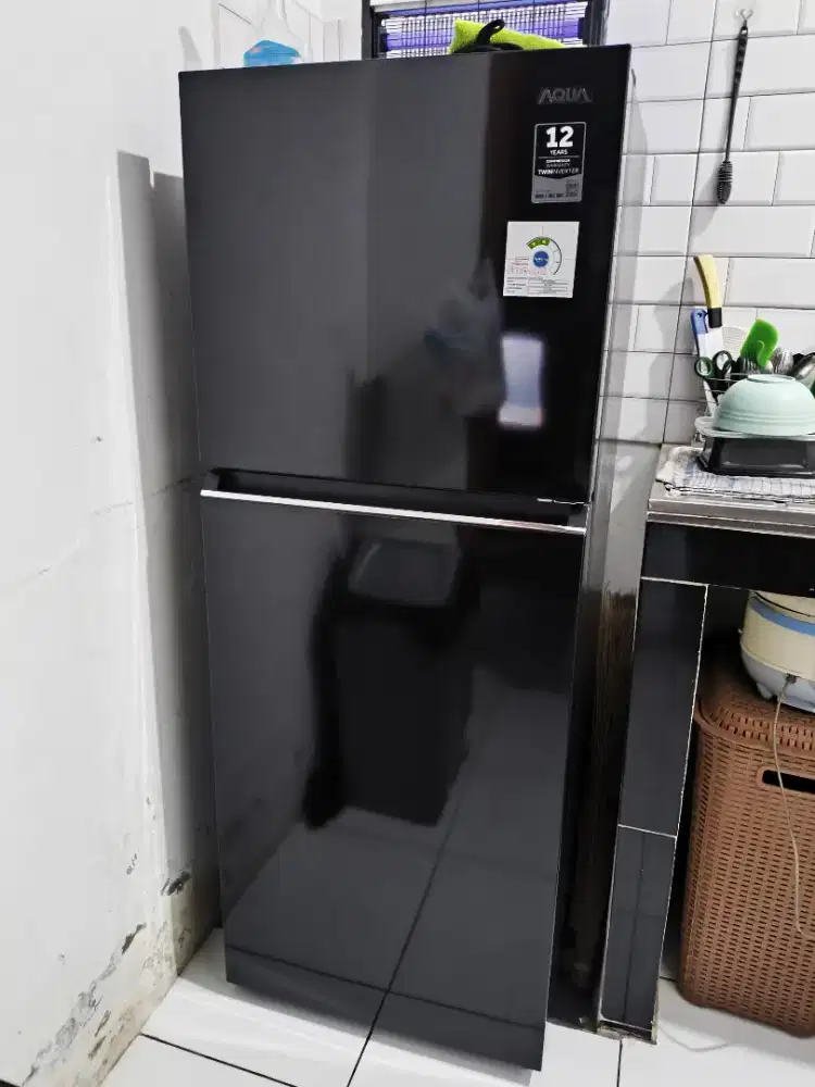 Kulkas Aqua 2 Pintu Inverter AQR-DMT265RA
