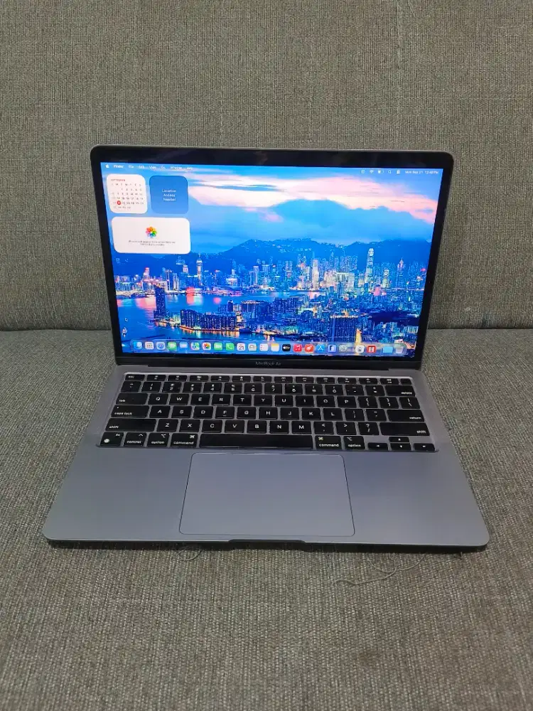 MacBook Air M1 Retina 13in 2020 ( ibox) Chip Apple M1 
Ram 8 /256 GB