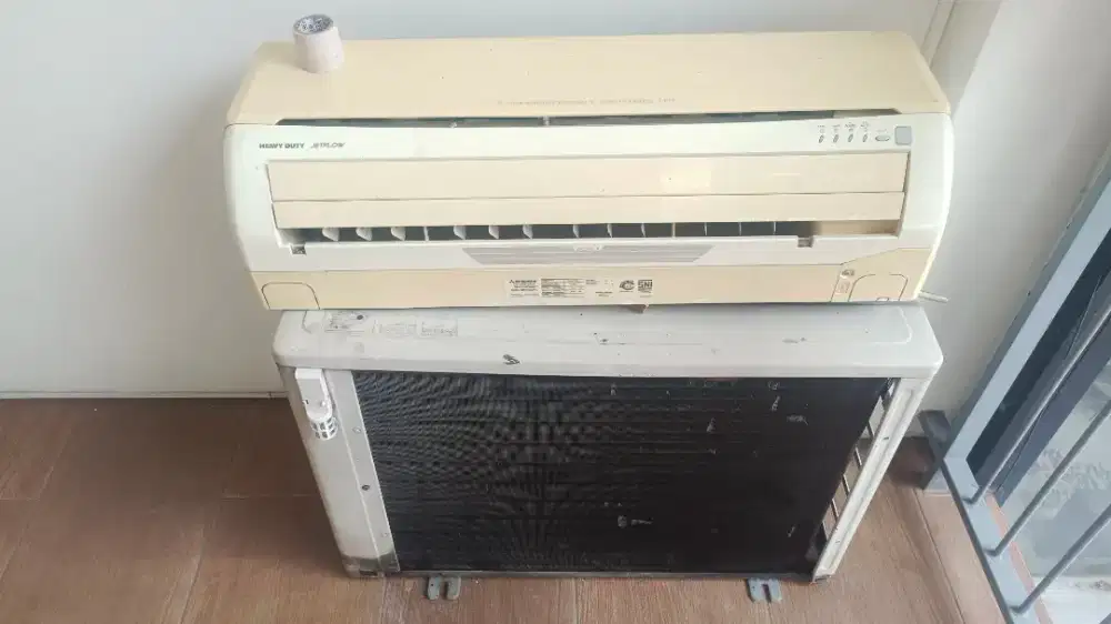 AC Mitsubishi 1 PK 660 watt Thailand