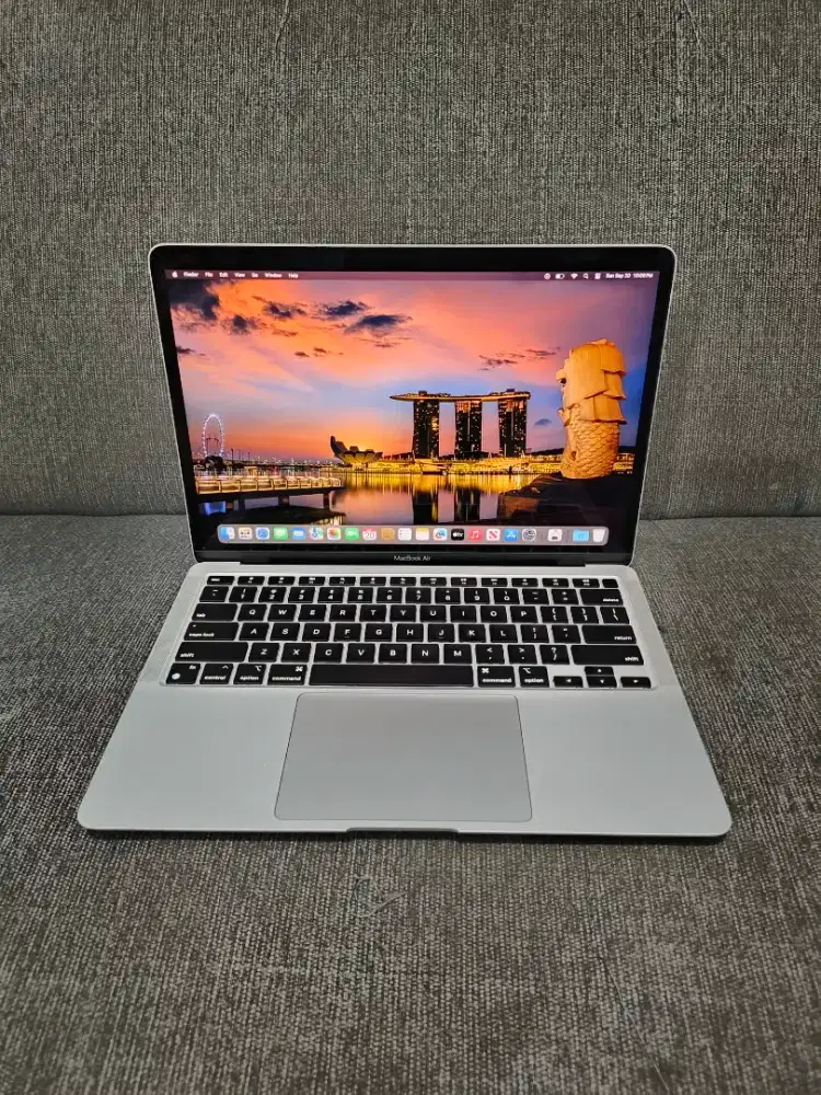 MacBook Air M1 Retina 13in 2020( ibox)
Chip Apple M1
Ram 8GB
SSD 512GB